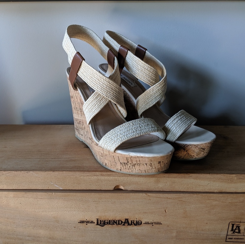 Super cute platform wedges -Steve Madden - 9.5